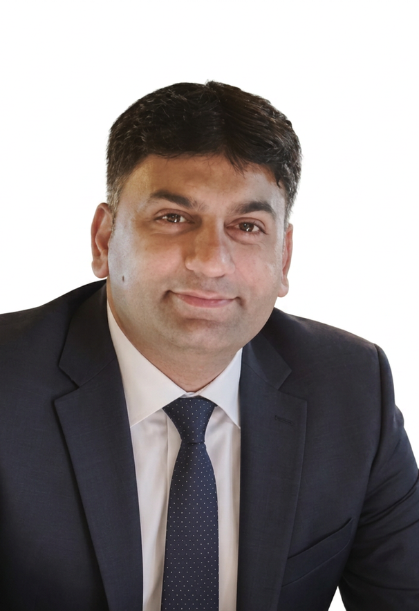 Adeel Shahzad, initial commercial and banking profile